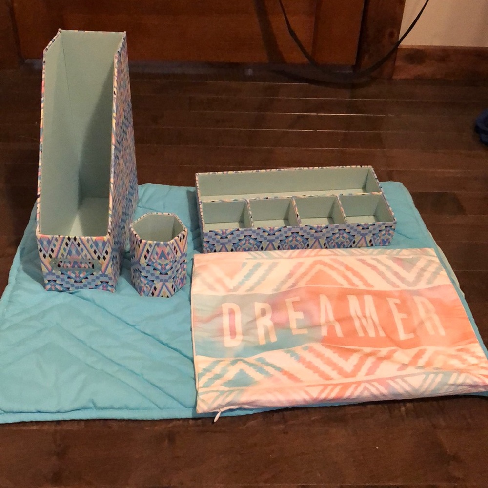 Ivivva bedroom set